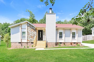 8223 CHRISBRY LN CHARLOTTE, NC 28215